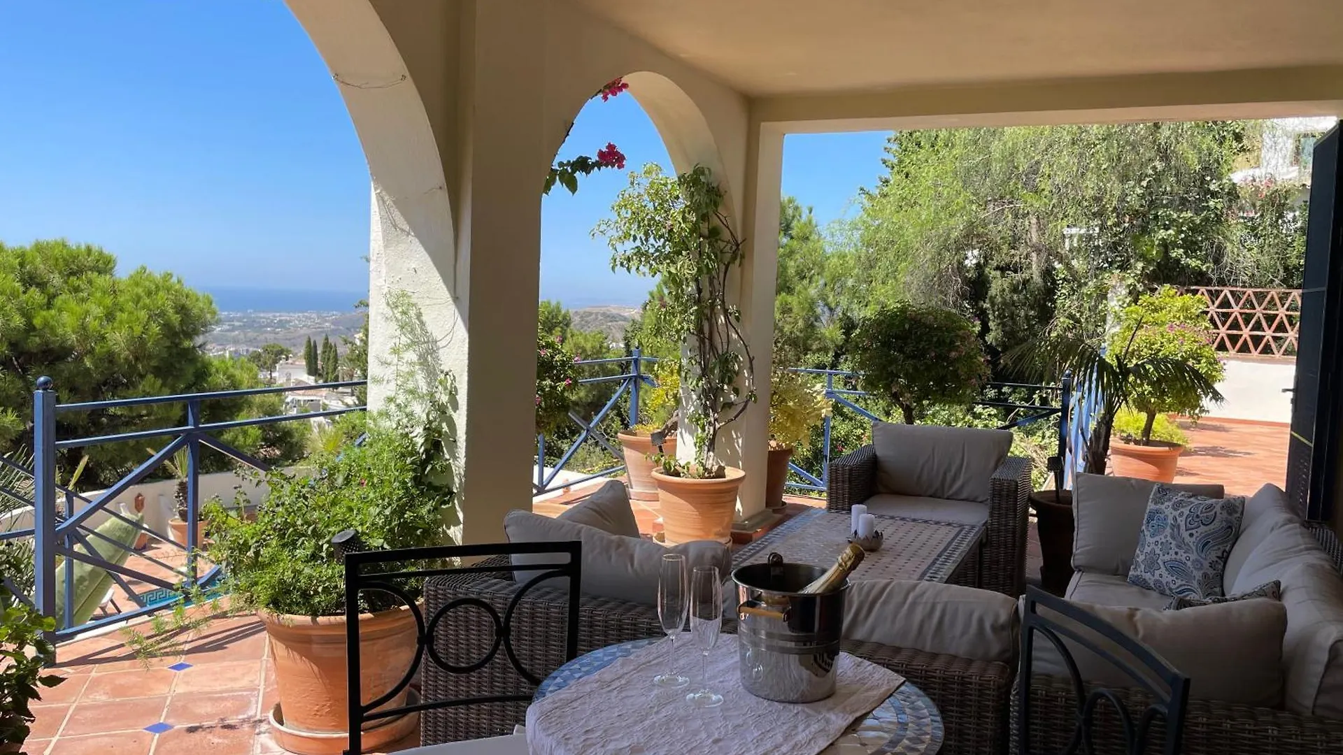 Villa La Maravilla - With Amazing Sea View 베나하비스 스페인
